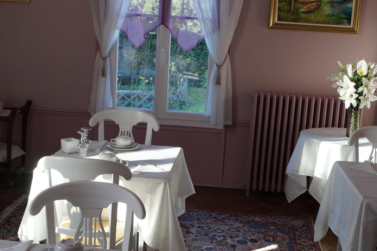Hotel Au Chateau Blanc Saint-Aubin-lès-Elbeuf Kültér fotó